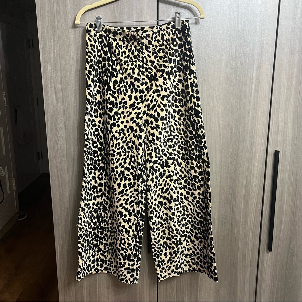 Leopard Print Cropped Pants